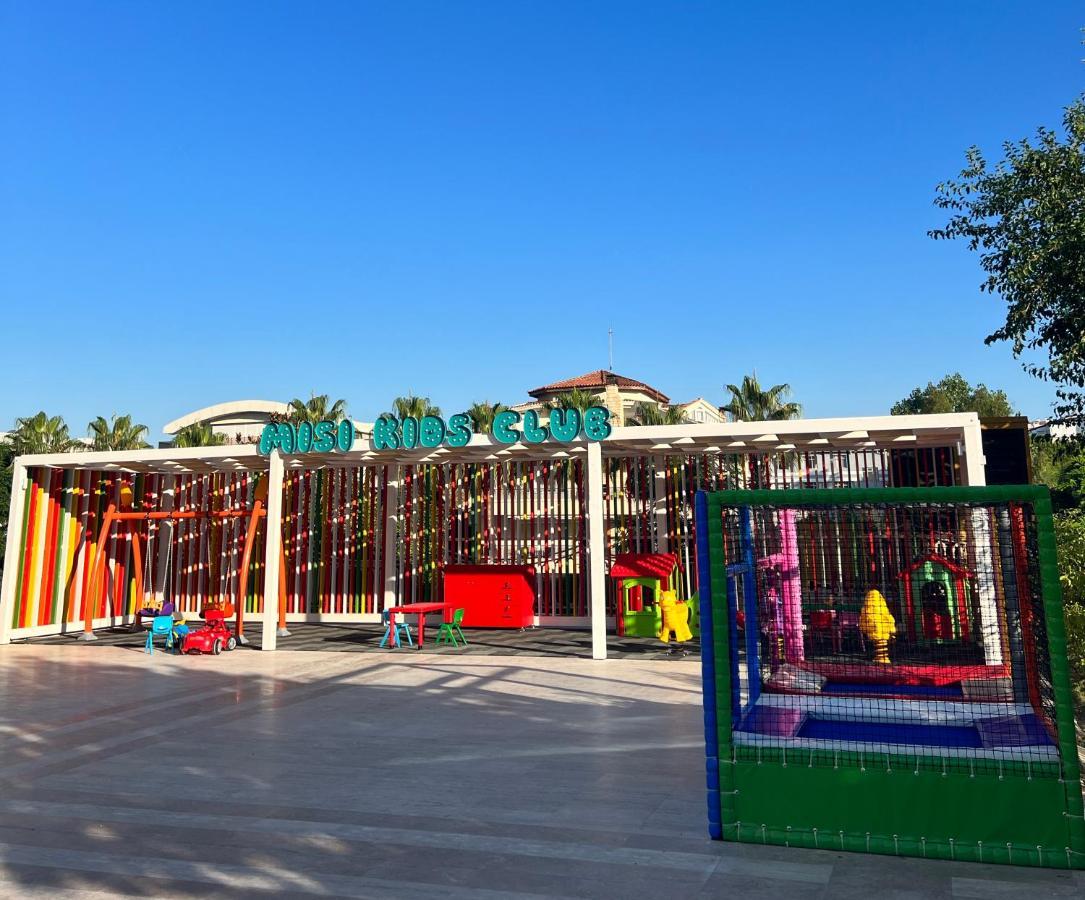 Megasaray Westbeach Antalia Esterno foto The playground