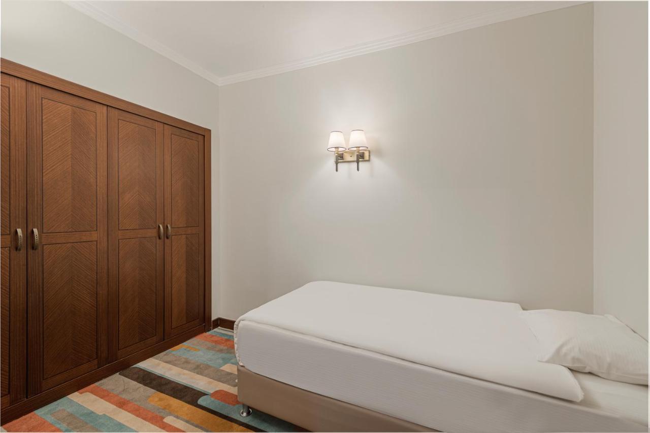Megasaray Westbeach Antalia Esterno foto A bedroom