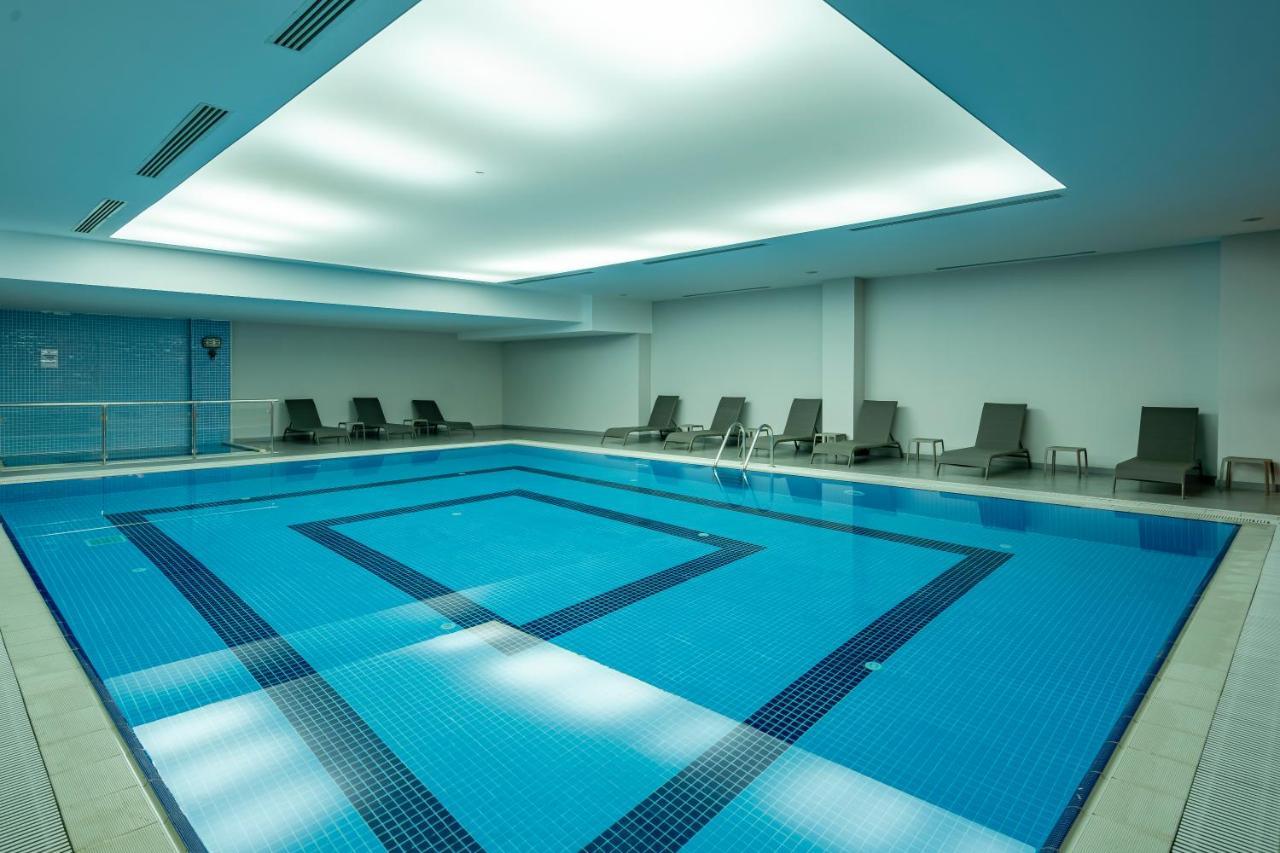 Megasaray Westbeach Antalia Esterno foto The swimming pool at the hotel