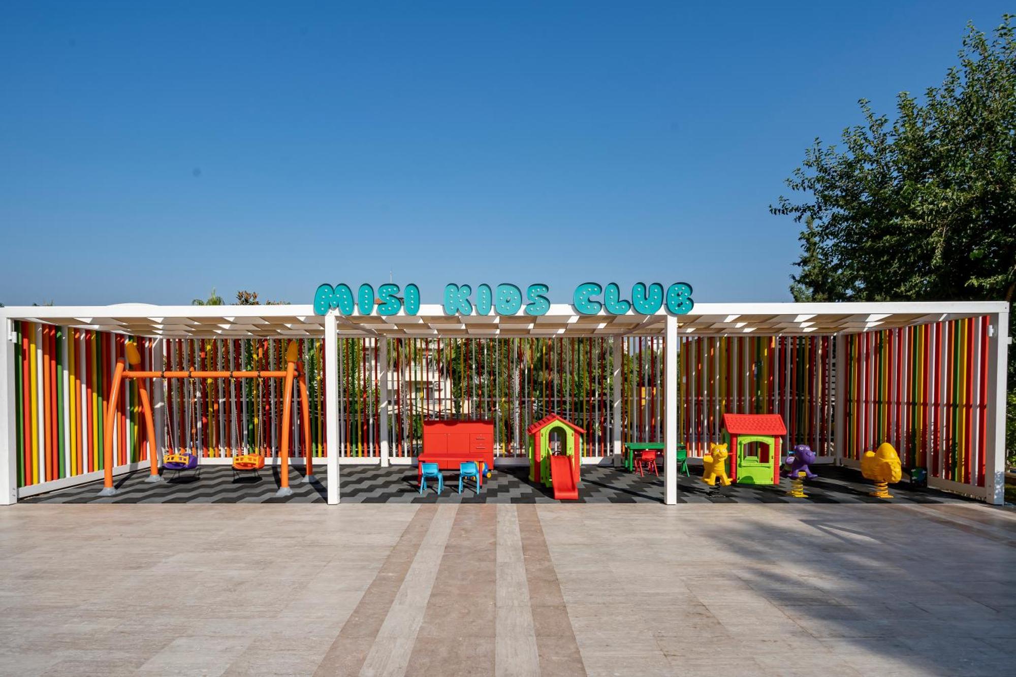 Megasaray Westbeach Antalia Esterno foto Playground