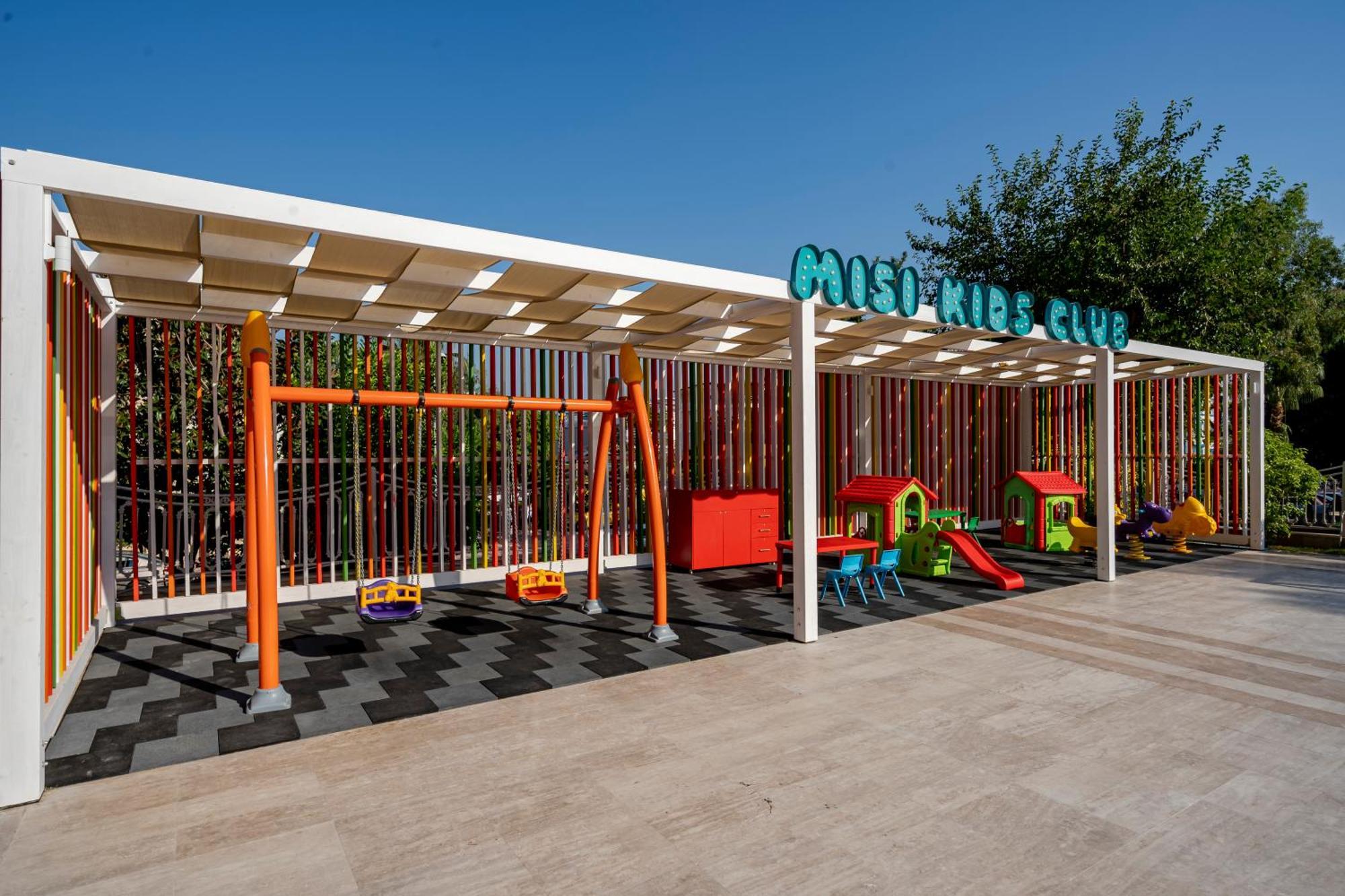 Megasaray Westbeach Antalia Esterno foto The Children's Club at the resort
