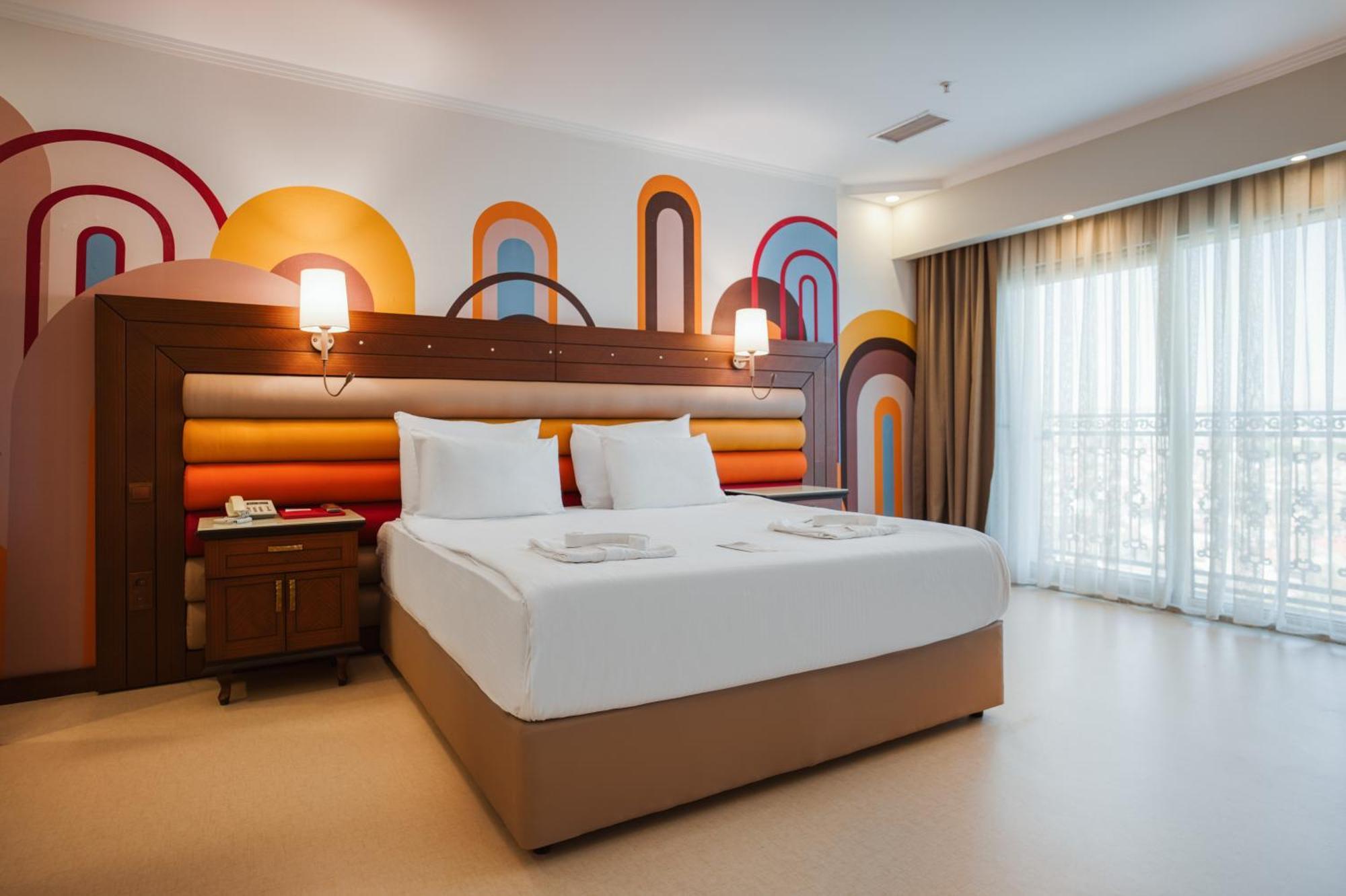 Megasaray Westbeach Antalia Esterno foto A bedroom at the hotel