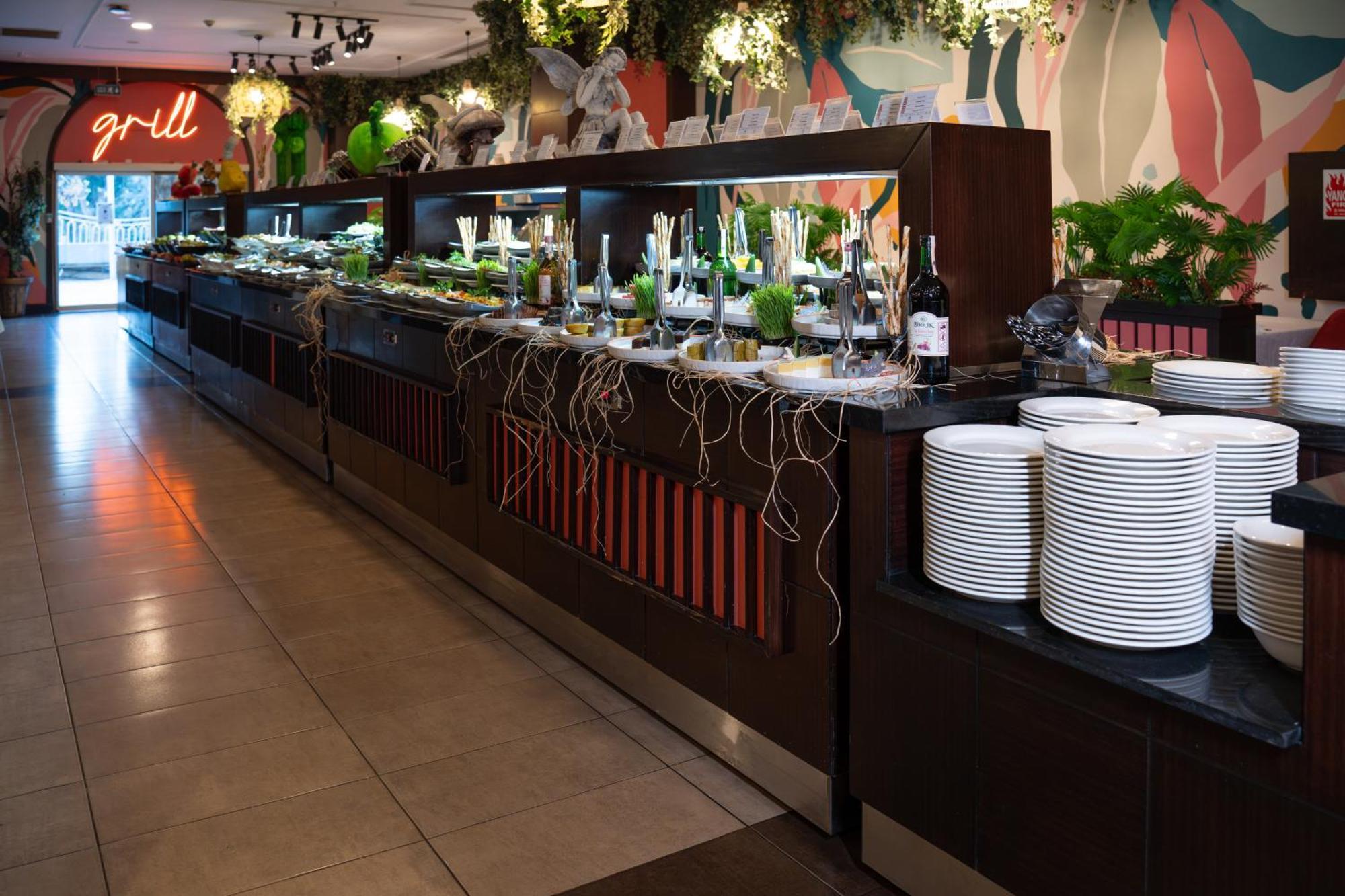 Megasaray Westbeach Antalia Esterno foto Salad bar