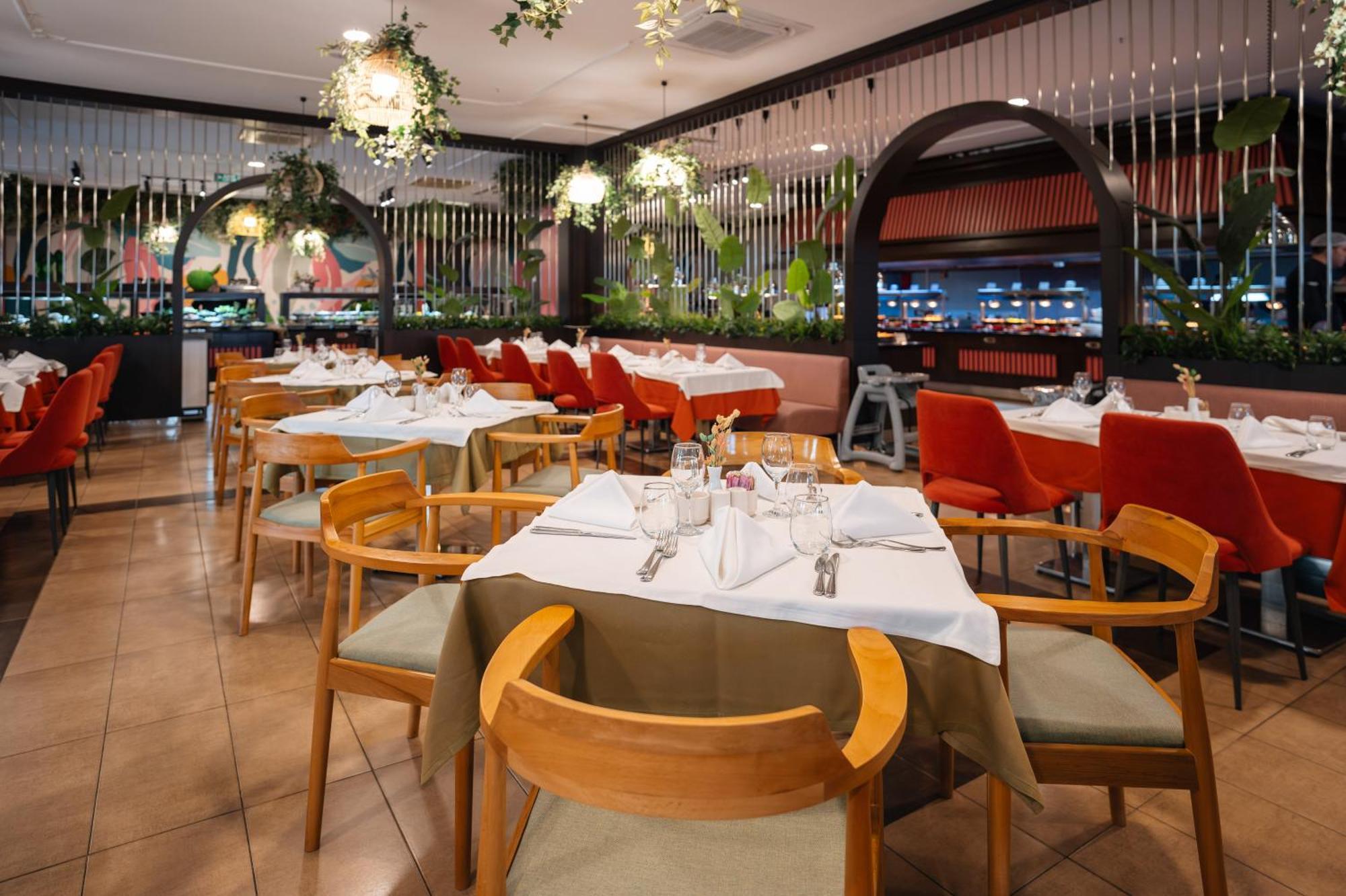 Megasaray Westbeach Antalia Esterno foto Restaurant