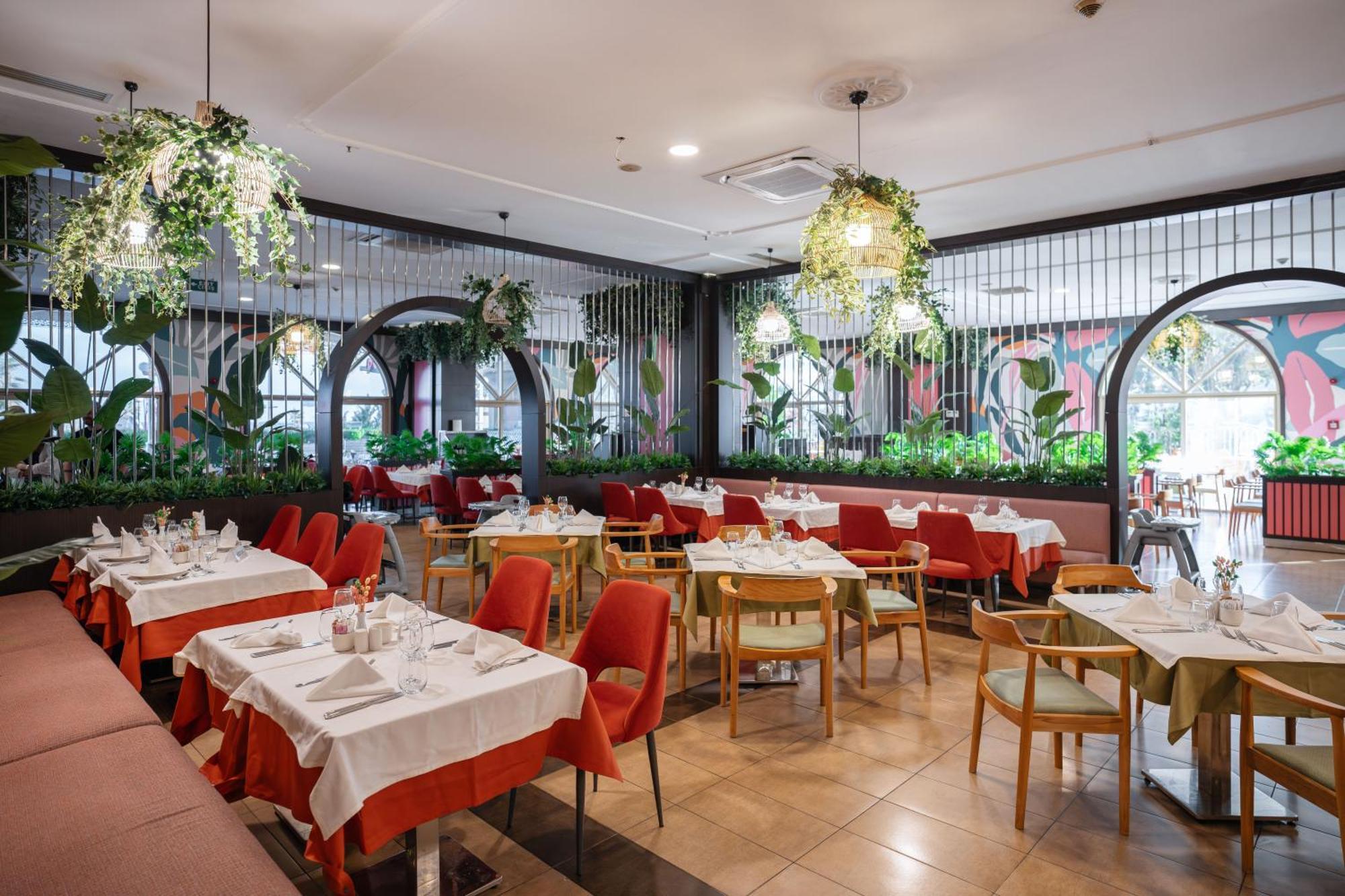 Megasaray Westbeach Antalia Esterno foto Restaurant interior