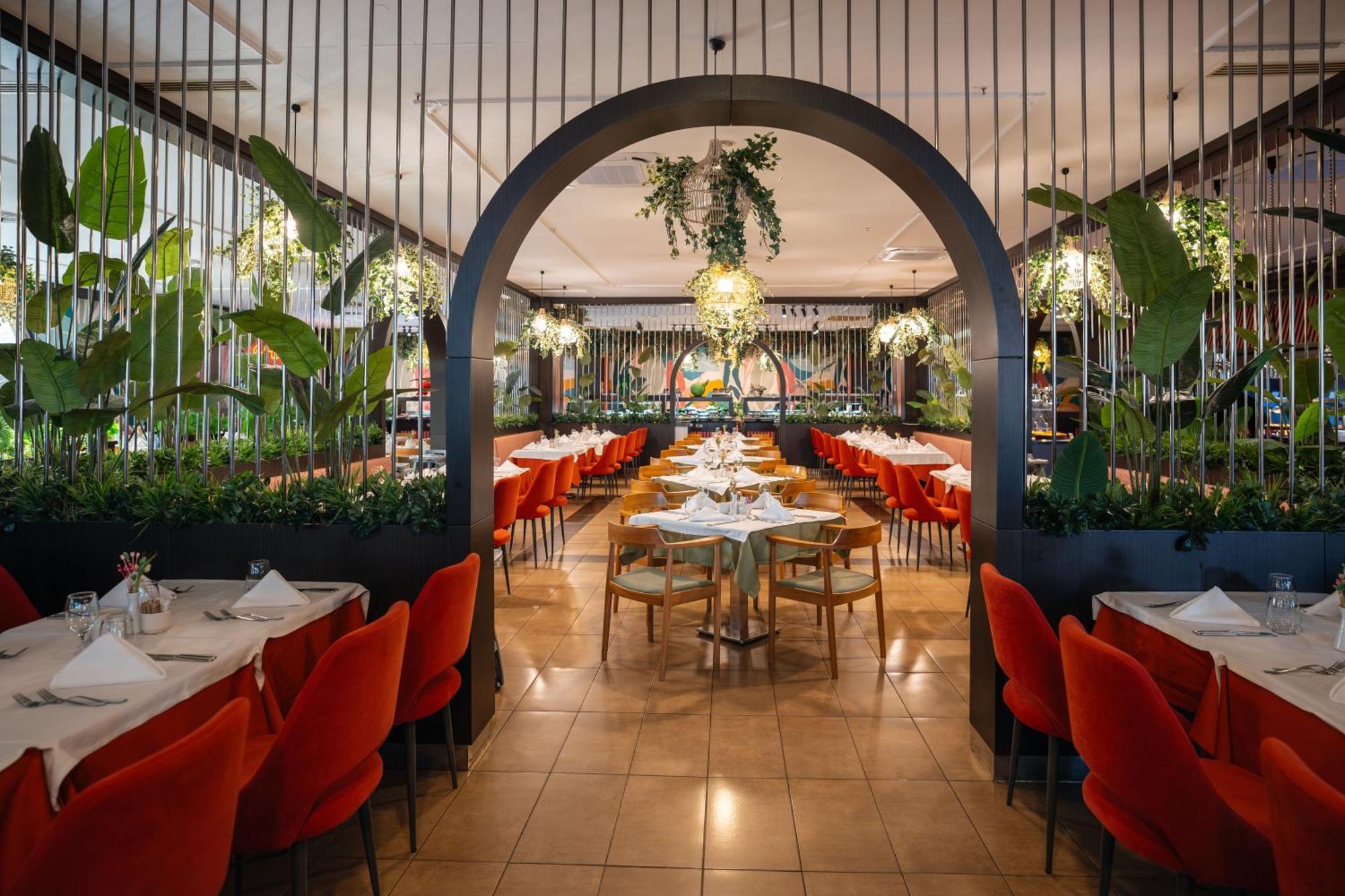 Megasaray Westbeach Antalia Esterno foto Interior of the restaurant